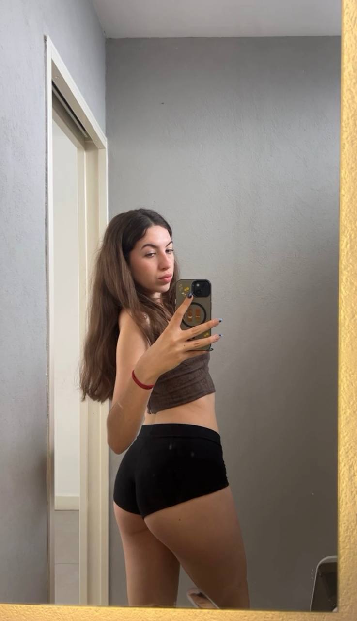 Amber in her underwear in Datong