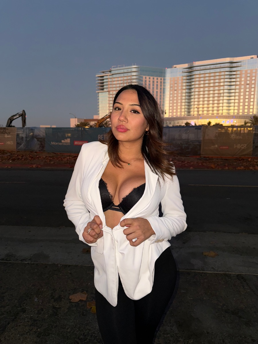 Take a pause and enjoy Ali Cruz — streaming from Datong