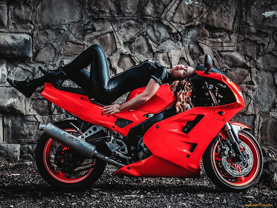 Beautiful girl Beautiful girls and motorcycles in Datong