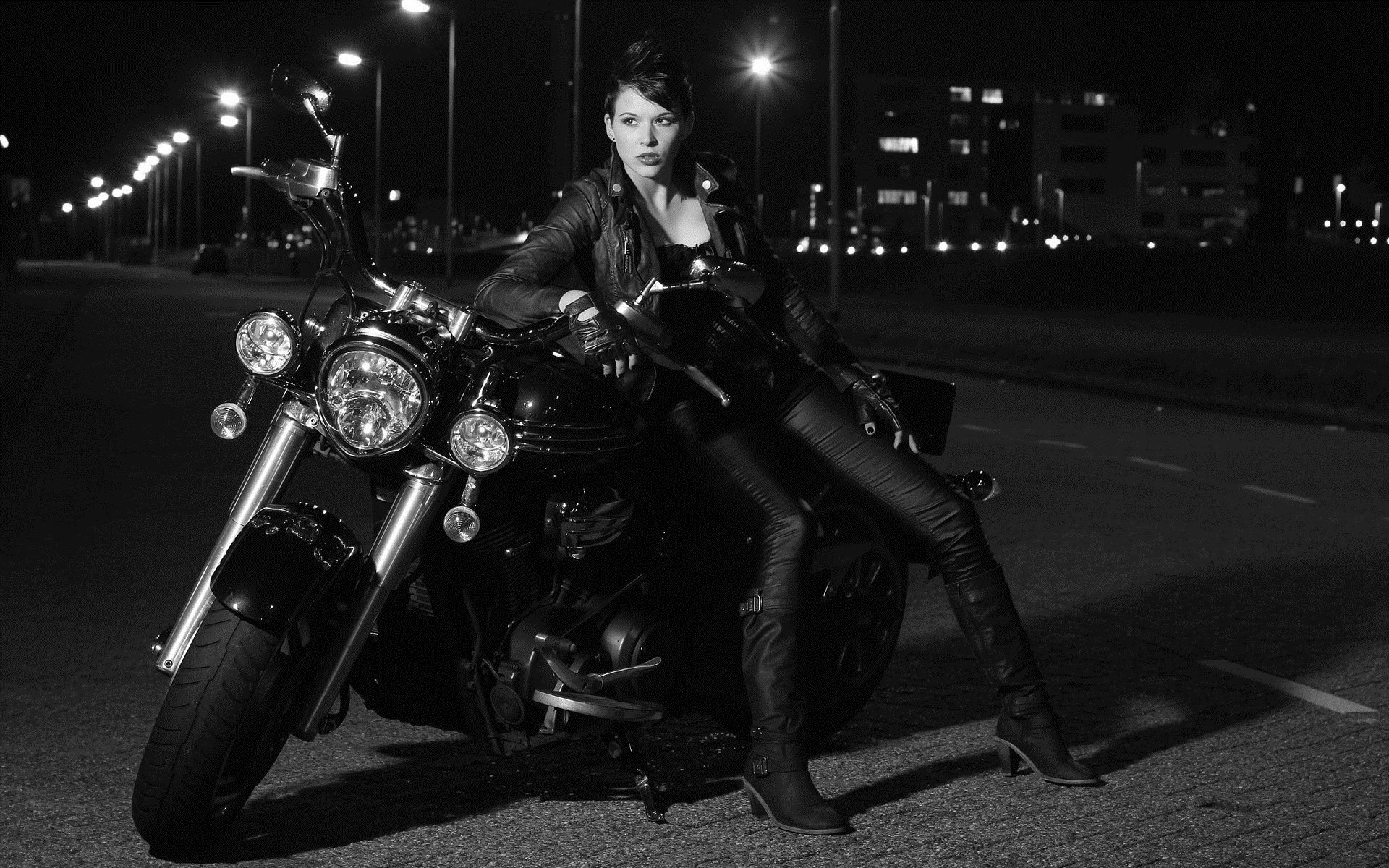 Photo Beautiful girls and motorcycles in Datong