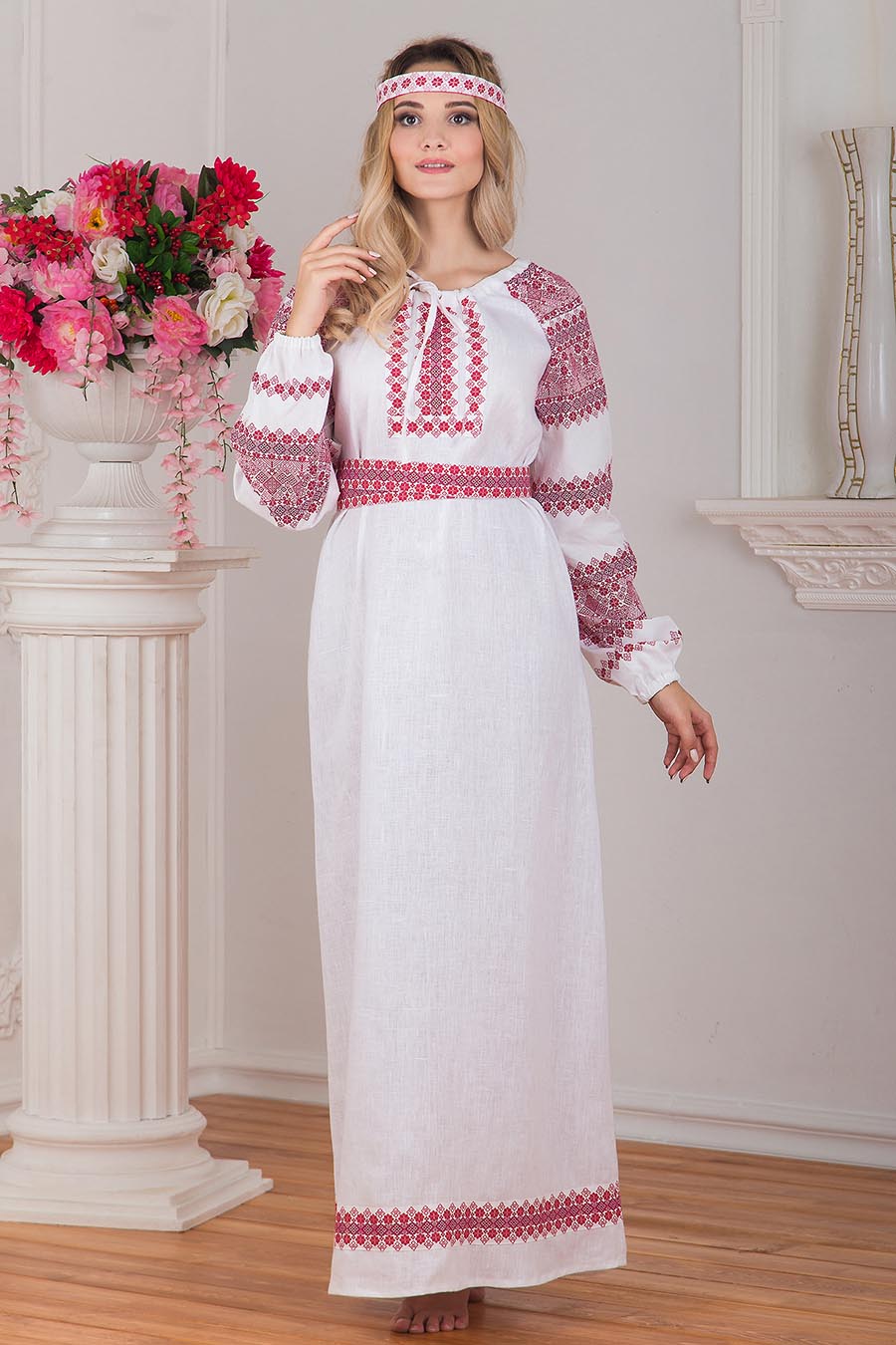 Women in Slavic costumes in Datong