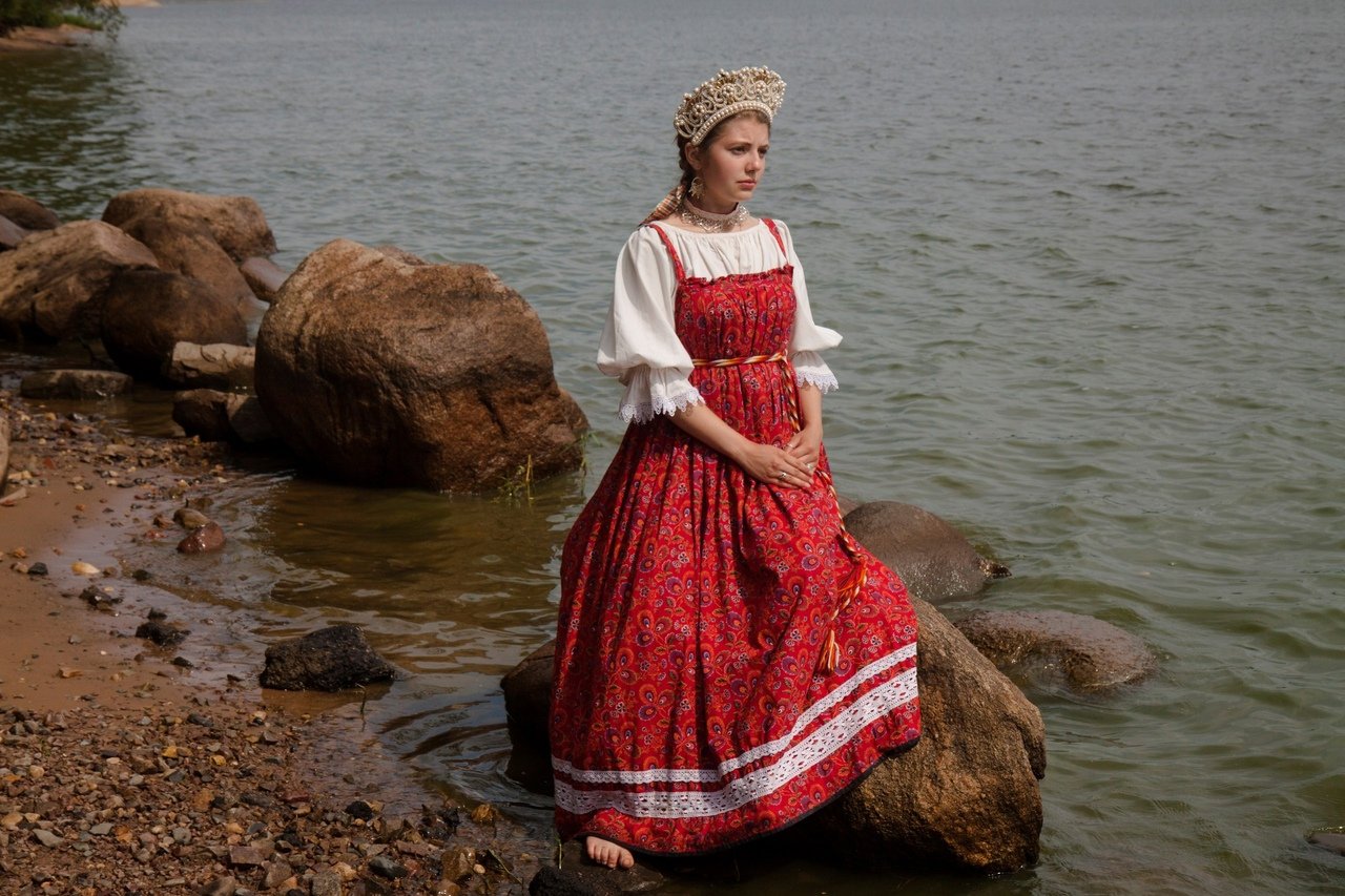 Women in Slavic costumes in Datong