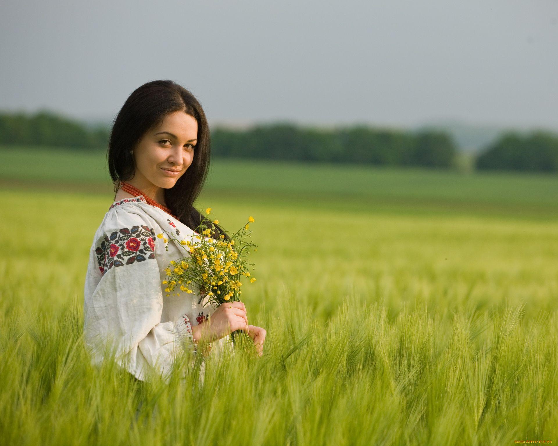 Women in Slavic costumes in Datong