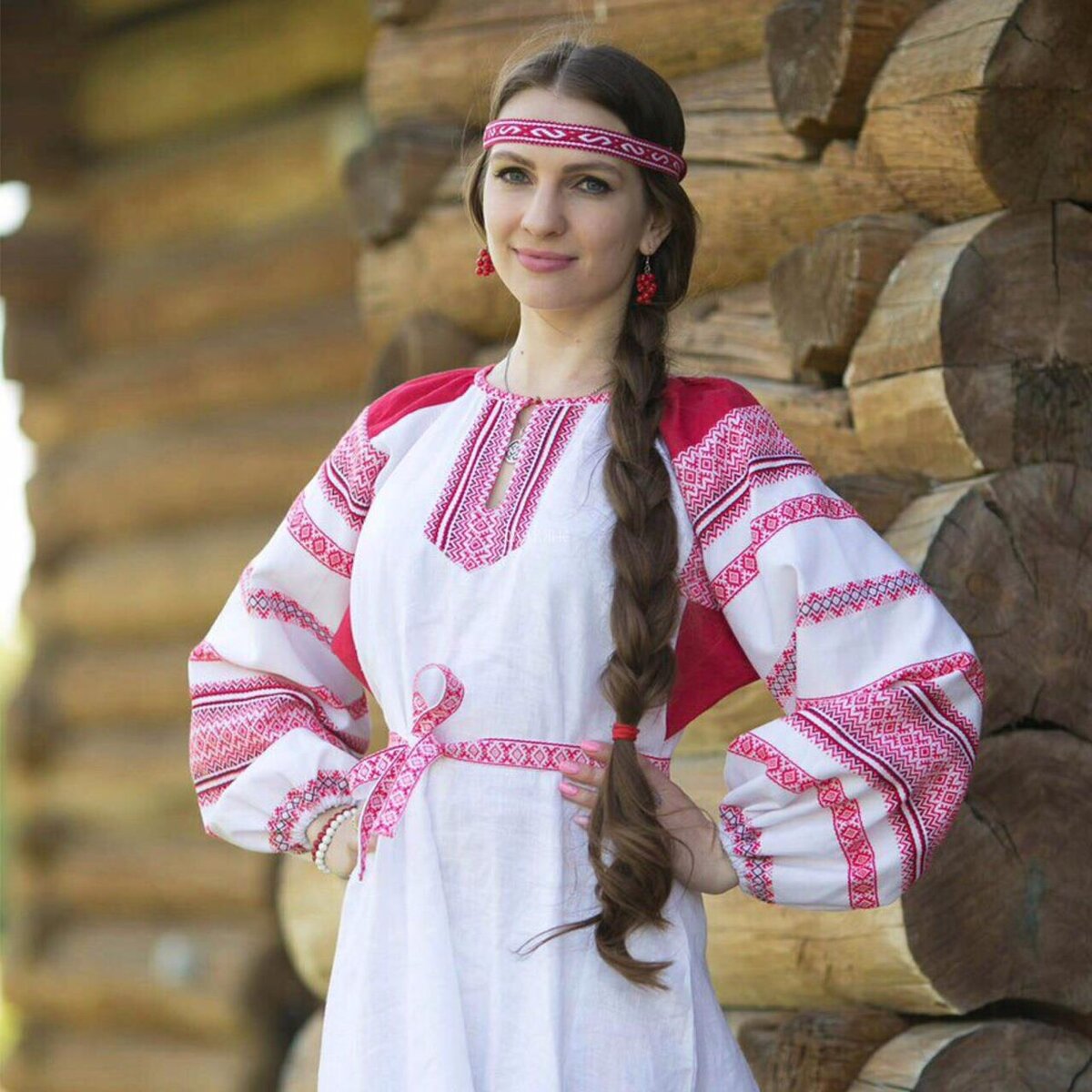 Girls in Slavic costumes in Datong