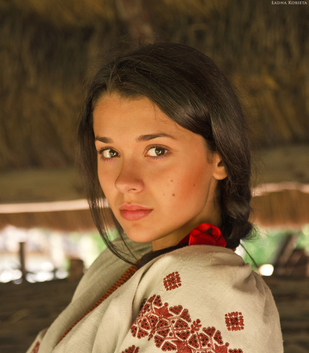 Girls in Slavic costumes in Datong